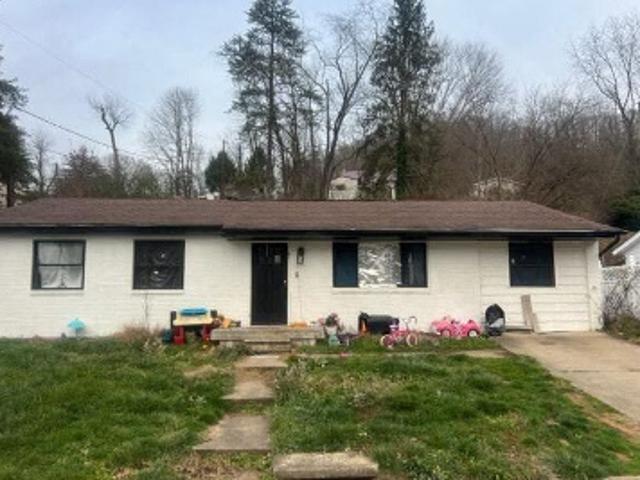 House for sale in Charleston, West Virginia