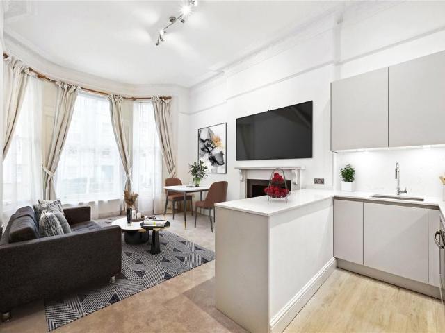 Apartment for rent in Earl's Court, Greater London