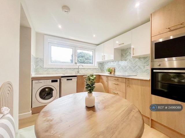 Apartment for rent in Kingsknowe, Scotland