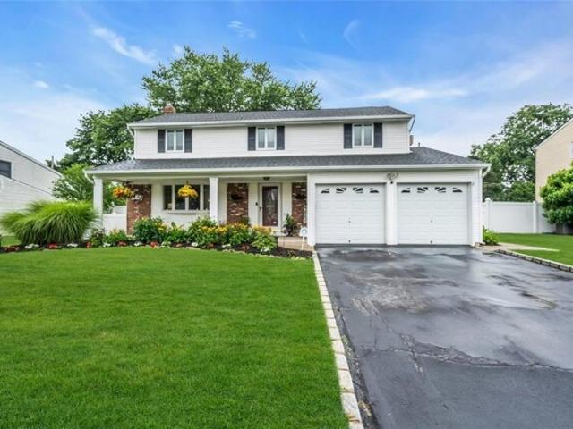 House for sale in Lake Grove