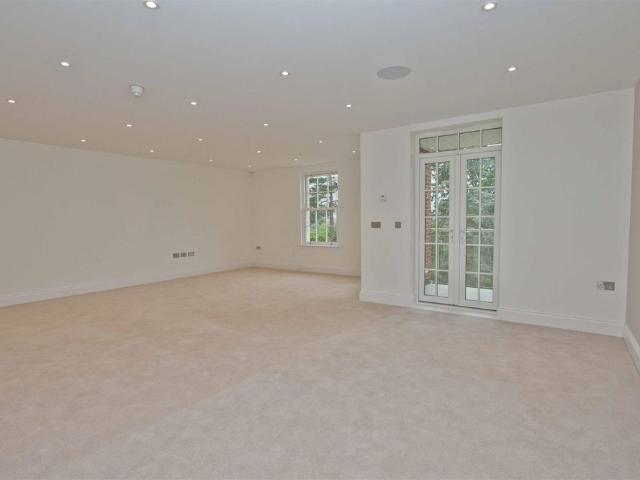 Apartment for rent in Ickenham, Greater London