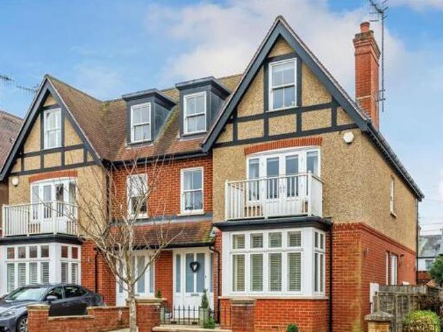 House for sale in Pachesham Park, Surrey