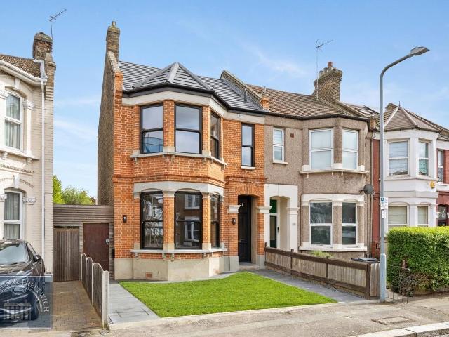 Apartment for rent in Wanstead, Greater London