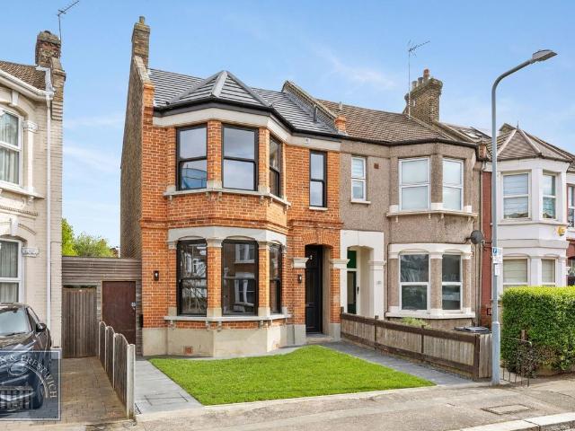 Apartment for rent in Wanstead, Greater London
