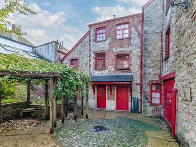 House for sale in Follaton, Strode