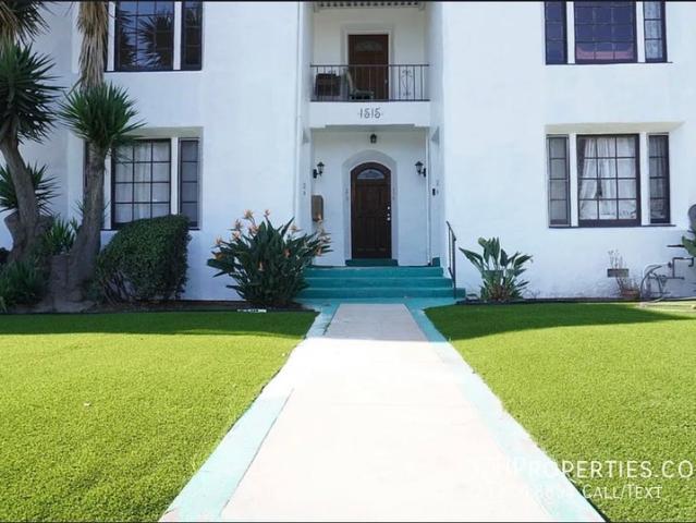 Room for rent in Canoga Park, California
