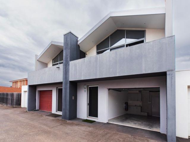 Townhouse for rent in Brunswick, Melbourne
