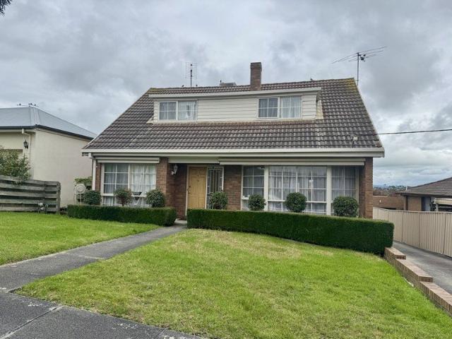 House for rent in Churchill, Victoria