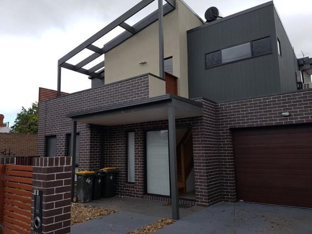 Townhouse for rent in Camerons Creek, Victoria