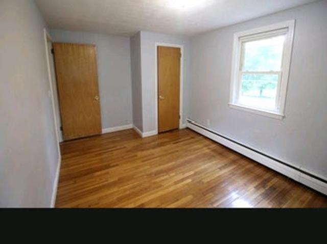 Room for rent in Bristol, Massachusetts