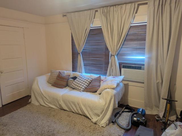 Room for rent in Canoga Park, California
