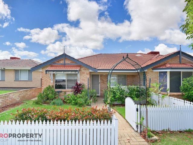 Villa for sale in Redcliffe, City of Belmont