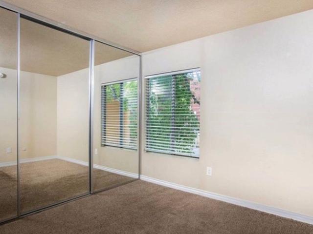 Room for rent in Tarzana Neighborhood Council District, Canoga Park