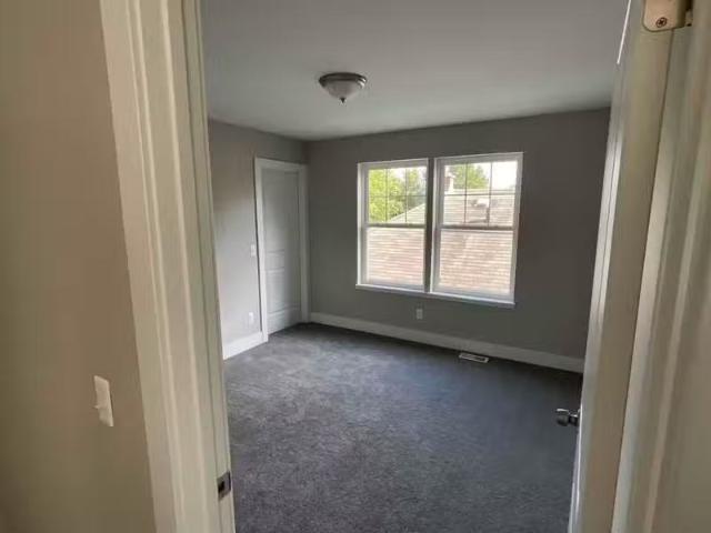 House for rent in Warren