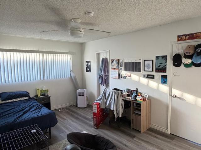 Room for rent in Sherman Oaks Neighborhood Council District, Canoga Park