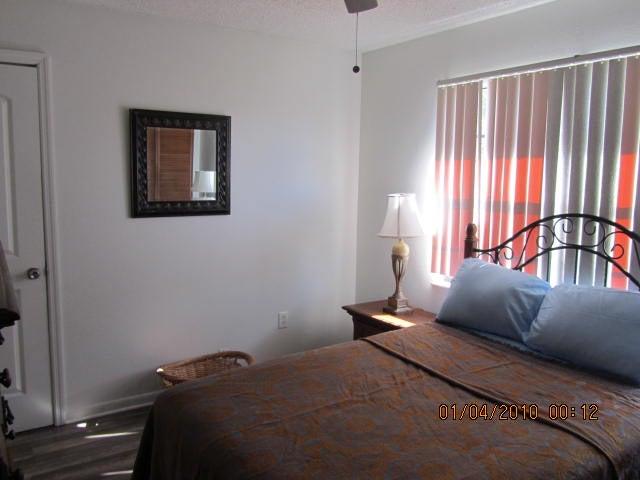 Room for rent in Crystal Beach, Florida