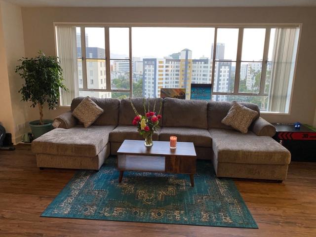 Room for rent in Canoga Park, California