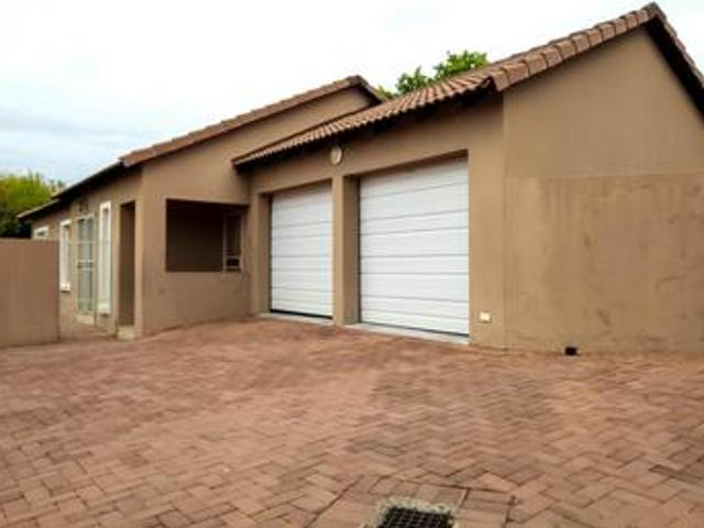 Townhouse for sale in Olievenhoutbos, Gauteng