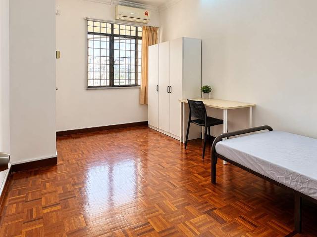 Room for rent in PJU 6, Petaling Jaya