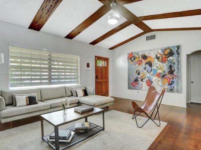 Room for rent in Florida