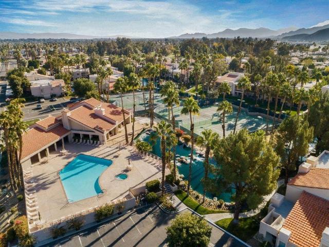 Room for rent in Cathedral City, California