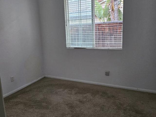 Room for rent in Oceanside, California