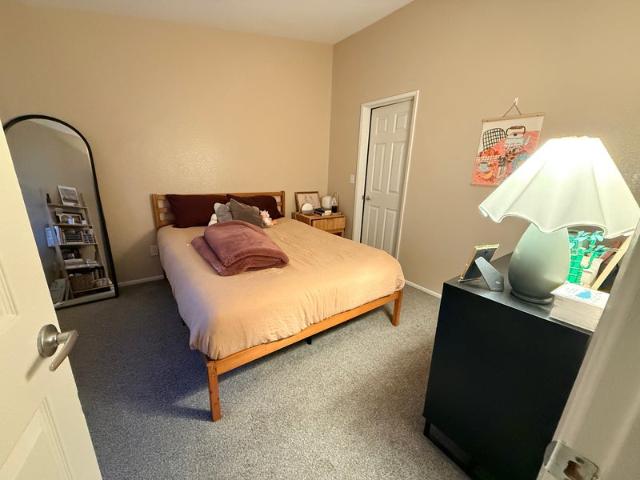 Room for rent in Newbury Park, California