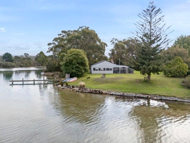 House for sale in Greens Beach, Tasmania