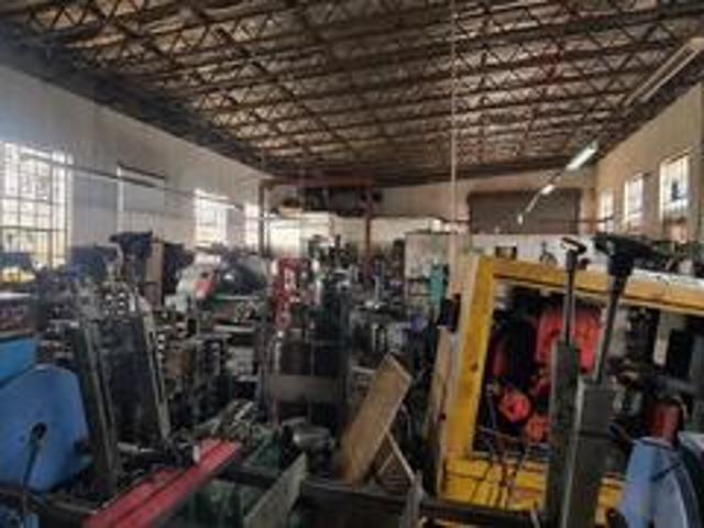 Commercial for rent in Nooitgedacht, Gauteng