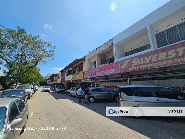 Shop for rent in Malaka