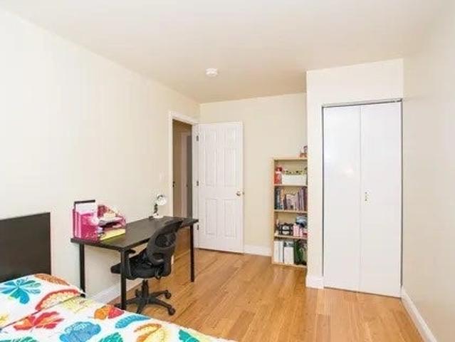 Room for rent in Auburndale, Massachusetts