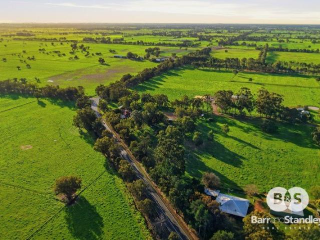 Cottage for sale in Paradise, Western Australia