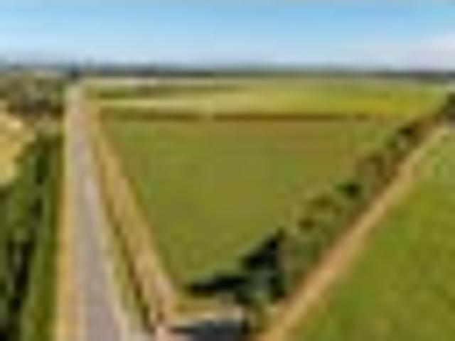 Land for sale in Canterbury