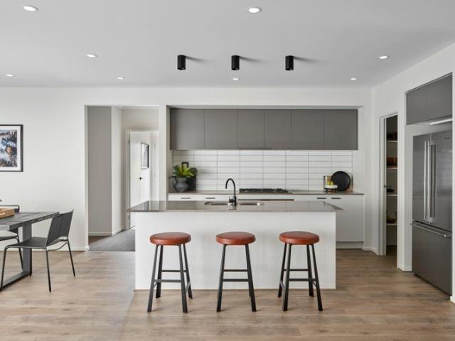 Cottage for sale in Drouin, Victoria
