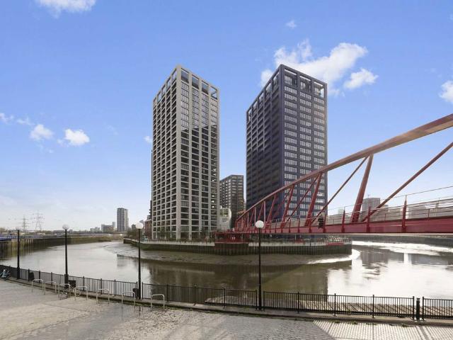 Studio for rent in London City Island, Greater London