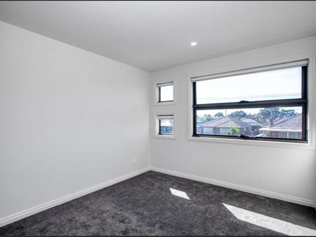 Townhouse for rent in Camerons Creek, Victoria