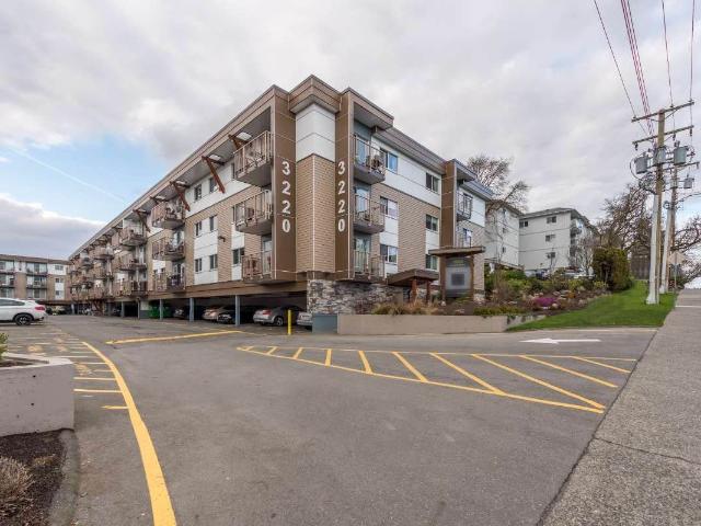 Apartment for rent in Saanich, British Columbia