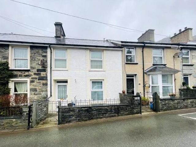 House for sale in Four Crosses, Blaenau Ffestiniog