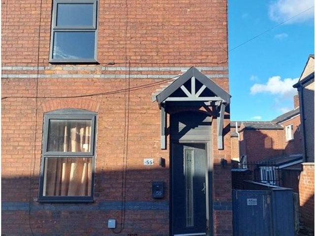 Apartment for rent in Lilford, Wigan