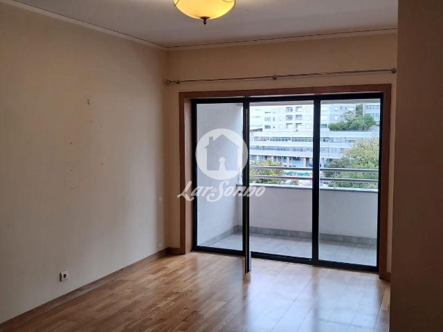 Apartamento alugar em Porto, Lordelo Do Ouro