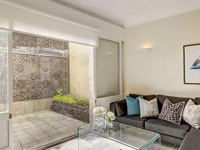 Apartment for rent in St. John's Wood, Greater London
