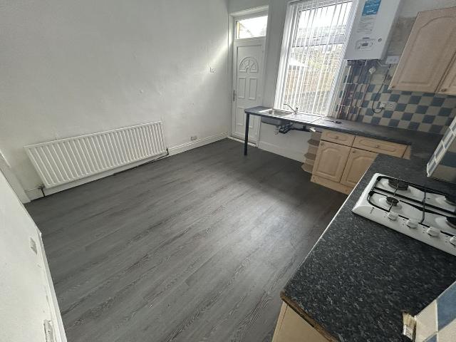 House for rent in Holmewood, West Yorkshire