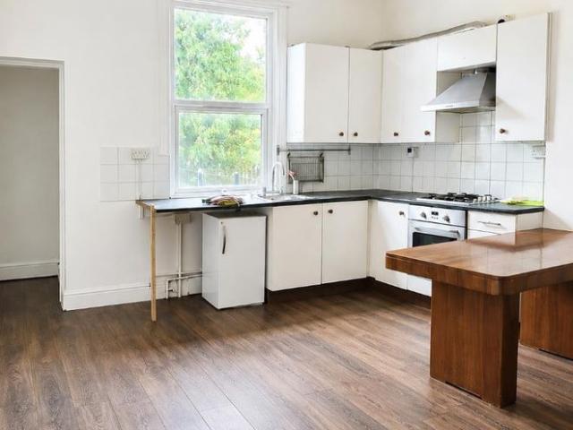 Apartment for rent in Brownswood Park, Stoke Newington