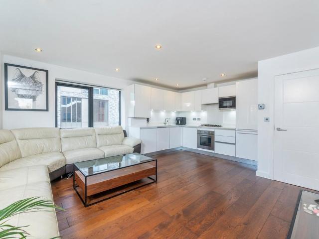 Apartment for rent in Aberfeldy Village, Blackwall