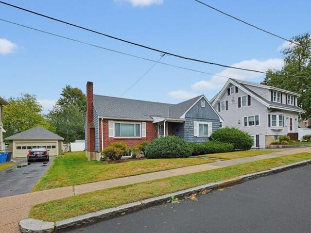 House for sale in Court Park, Winthrop