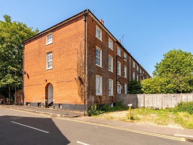 Apartment for rent in Reading West, Reading