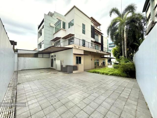 Apartment for sale in Hougang