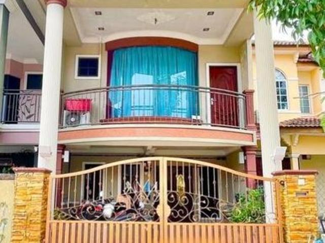 House for sale in Seksyen 13, Bandar Puncak Alam