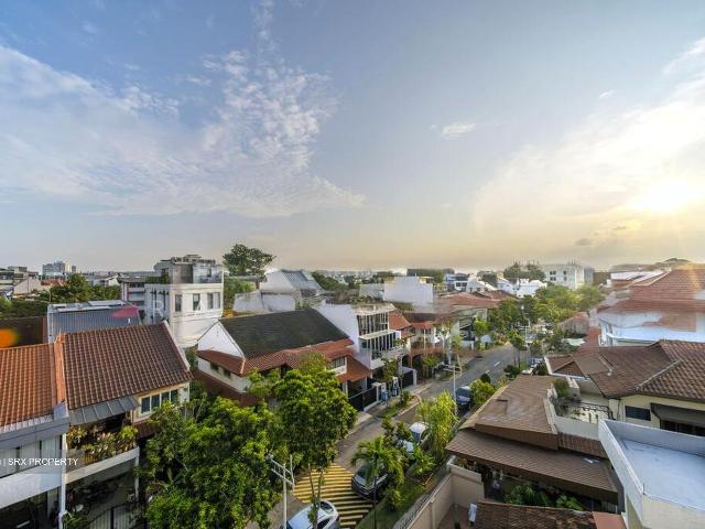 Apartment for sale in Siglap, 16 Upper East Coast