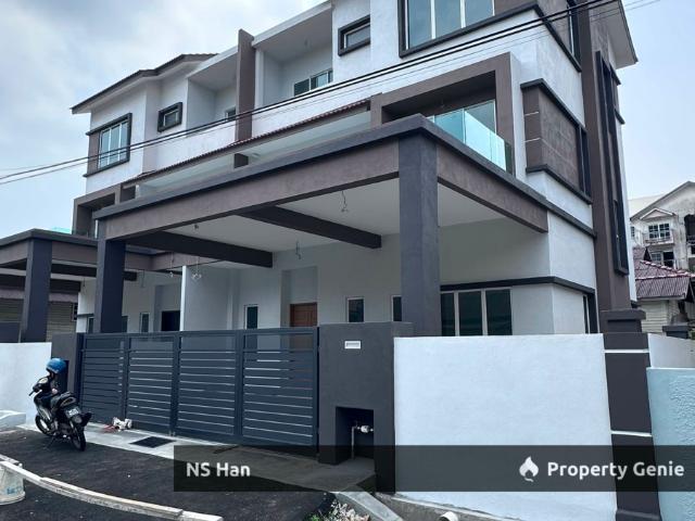 Residential House for sale in Malaka